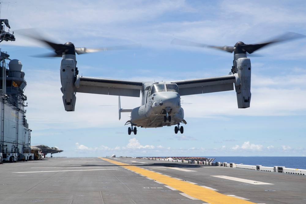 USS Tripoli Conducts Flight Operations with VMM-262 (Reinforced