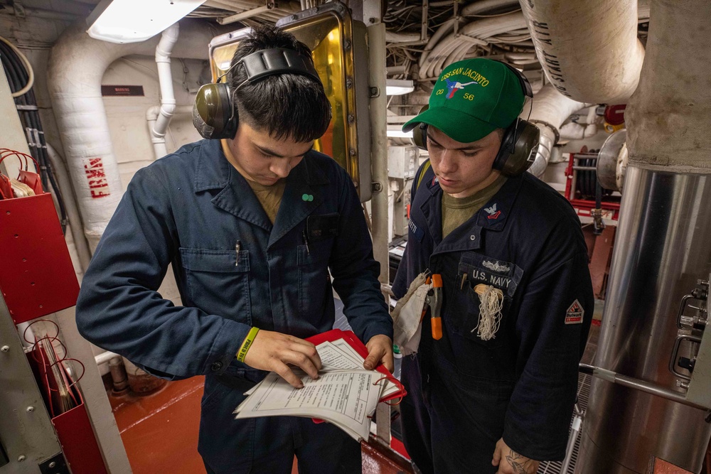 USS San Jacinto conducts engineering team training