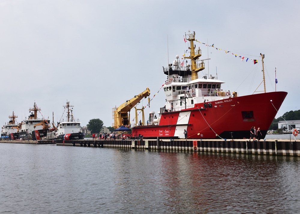 Ships from U.S., Canadian Coast Guard participate in 2022 Grand Haven Coast Guard Festival