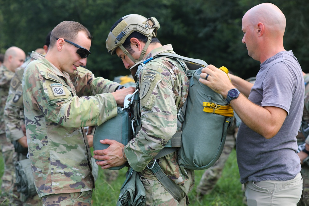 US Army Ranger rigs up for a jump