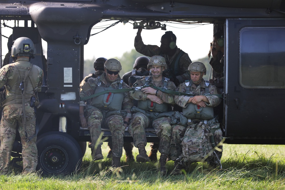 5th RTB ranger prepare to take off for a jump