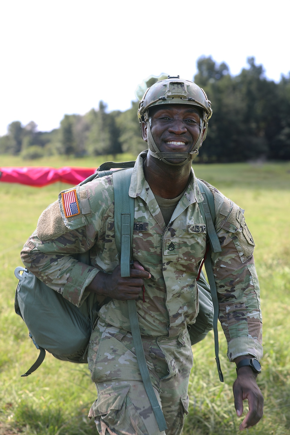 Army Ranger returns parachute to drop point