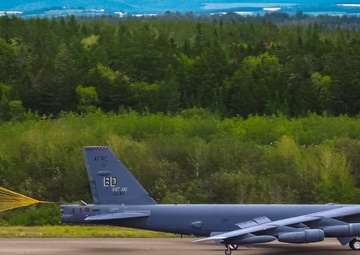 B-52 Lands In Maine After 29 Years