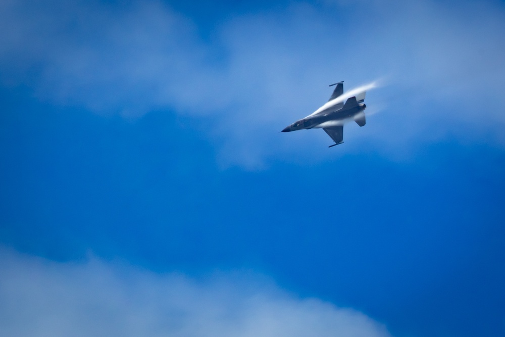 2022 Kaneohe Bay Air Show: PACAF F-16 Demo Team