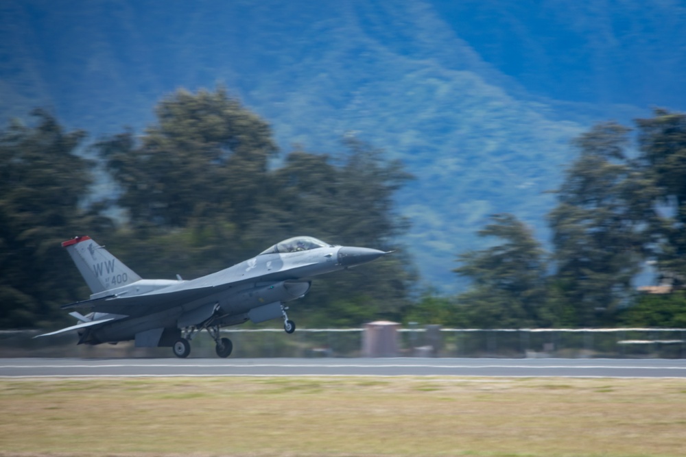 2022 Kaneohe Bay Air Show: PACAF F-16 Demo Team