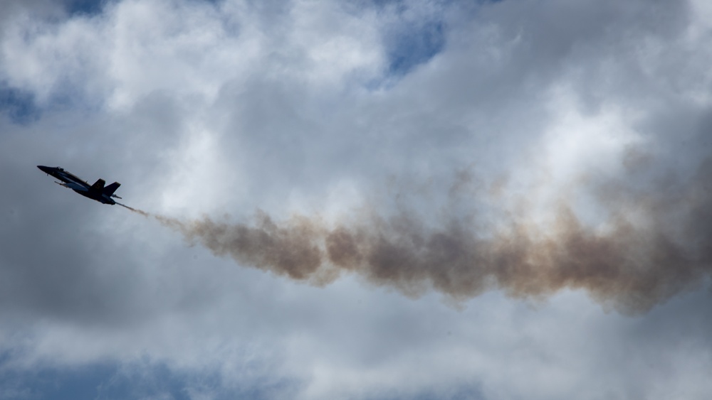 2022 Kaneohe Bay Air Show: Blue Angels