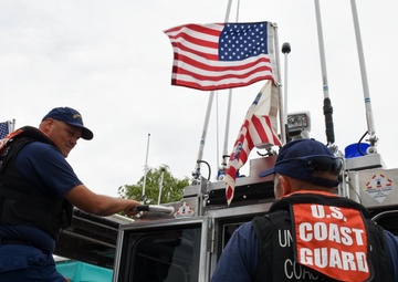 U.S. Coast Guard in Unified Command Post at Muscamoot Bay Raft Off on Lake St. Clair