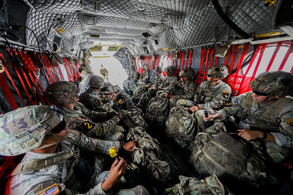 Best Squad Competition Soldiers Receive Training.
