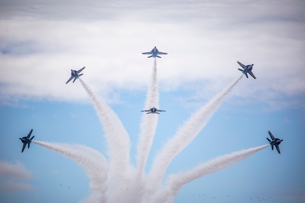 2022 Kaneohe Bay Air Show: The Last Performance of the Weekend!