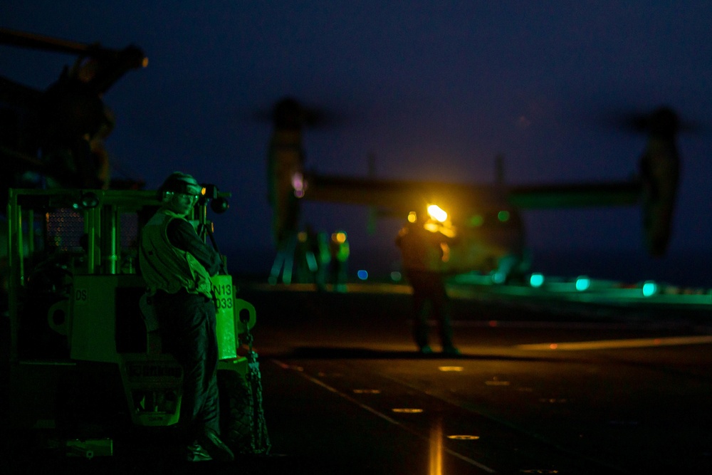 Kearsarge Conducts Operations in the Atlantic Ocean