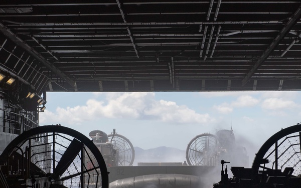 LCAC Operations aboard USS New Orleans August 13, 2022