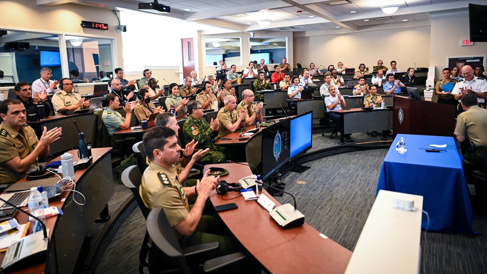 Brazilian General Sergio Negraes Visit the IADC