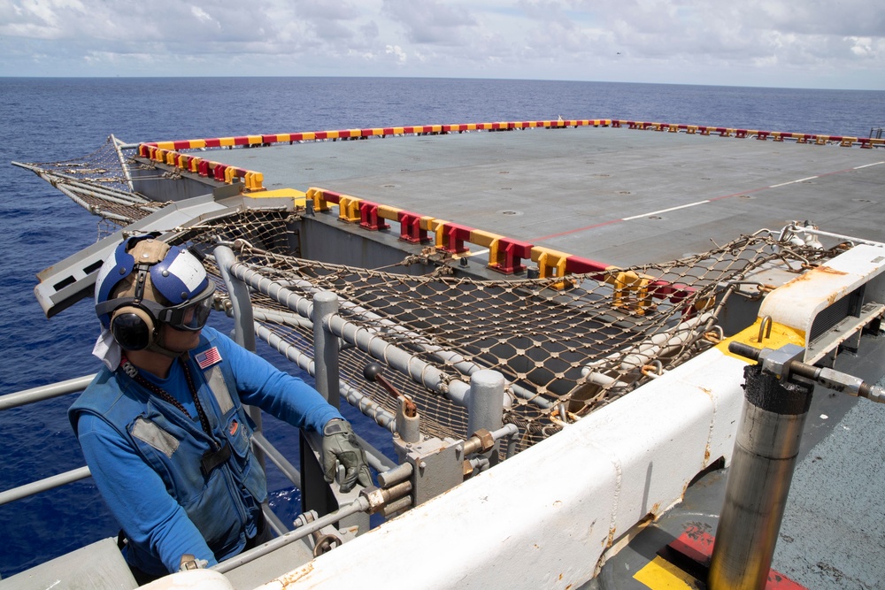 USS Tripoli Vertical Replenishment