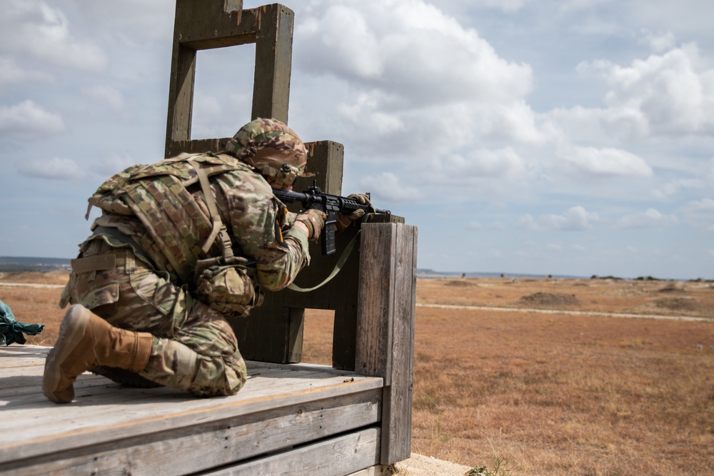 U.S. Army Forces Command Best Squads conduct Weapons Qualifications