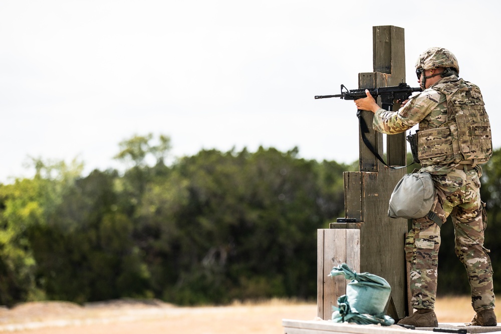 U.S. Army Forces Command Best Squads conduct Weapons Qualifications