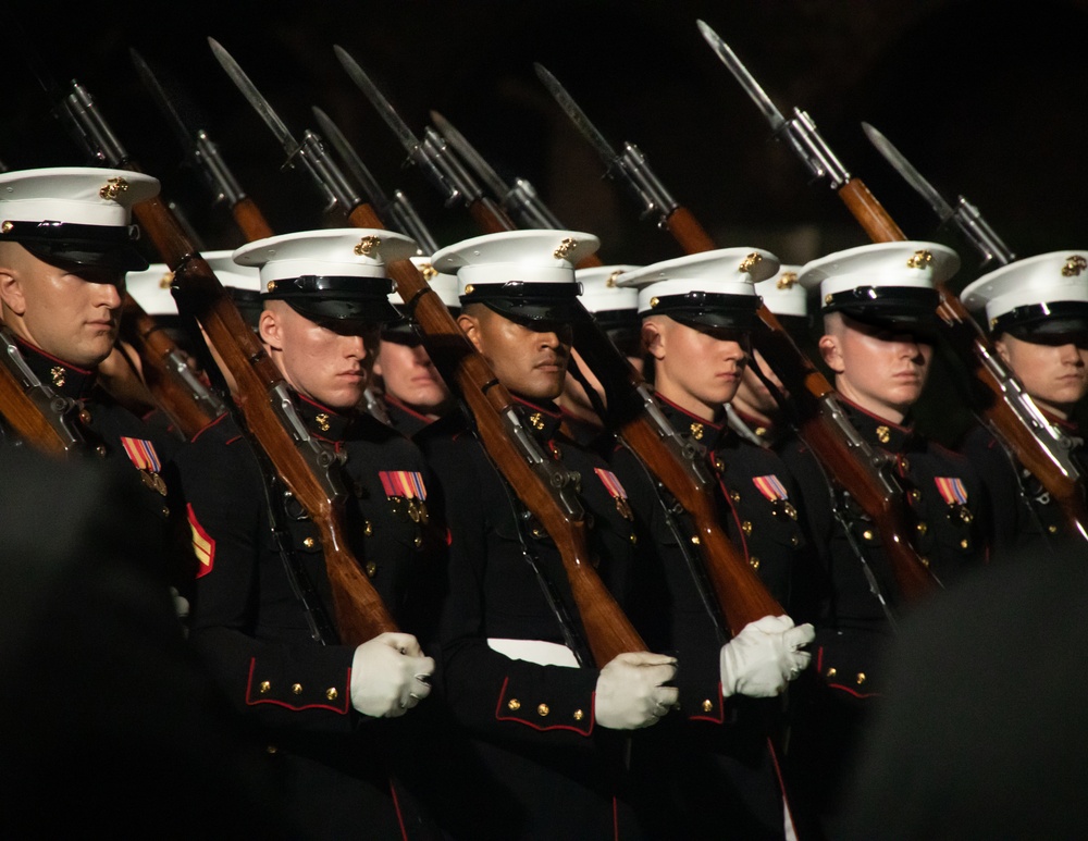 Marine Barracks Washington performs a wonderful evening parade.