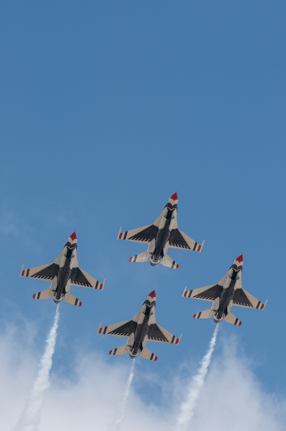 Thunderbirds soar over Warren