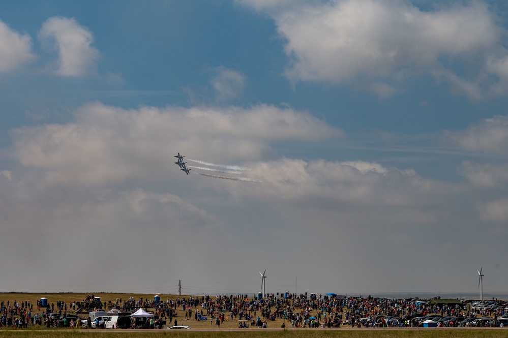 Thunderbirds soar over Warren