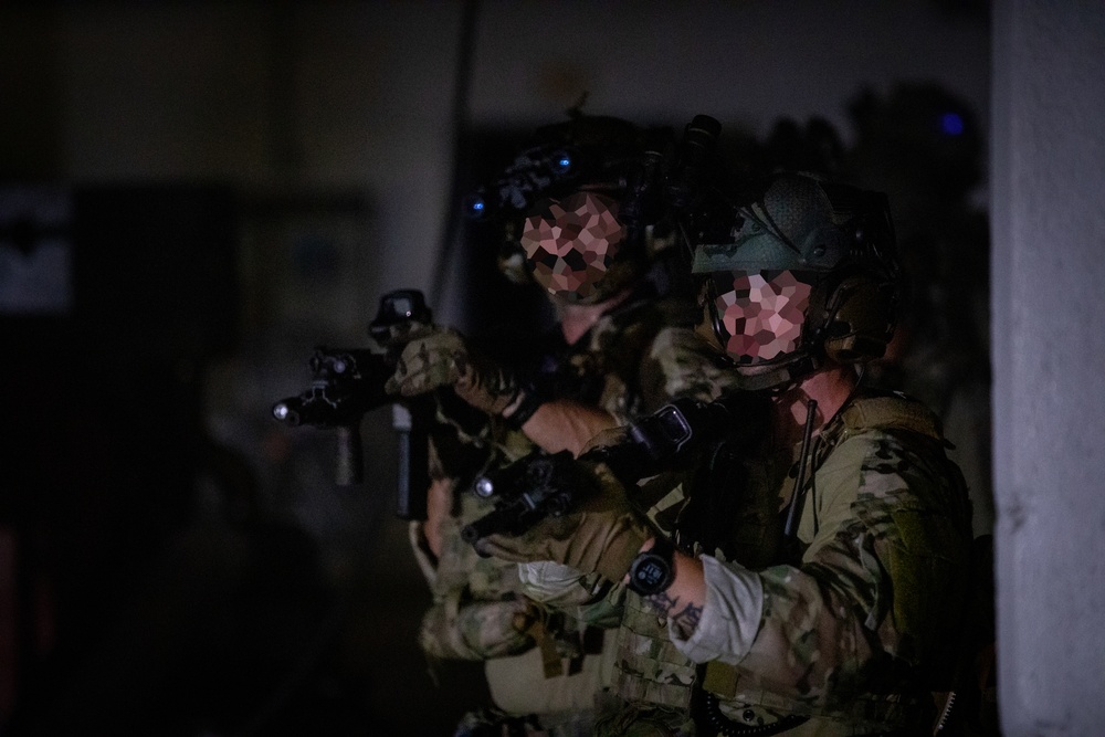 Operators train with LEO partners on hostage rescue/terror suppression