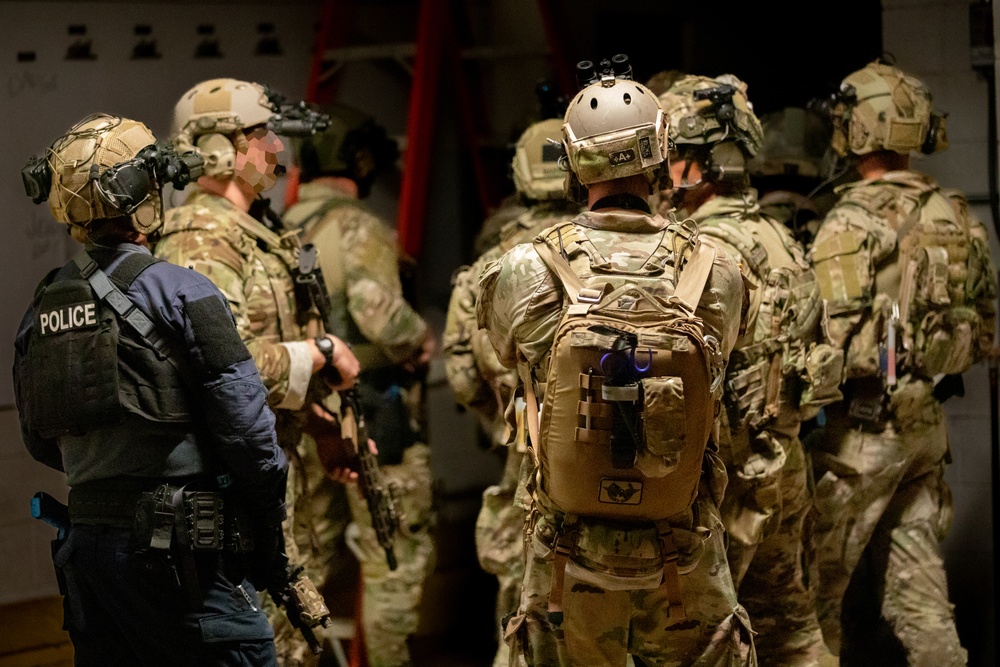 Operators train with LEO partners on hostage rescue/terror suppression