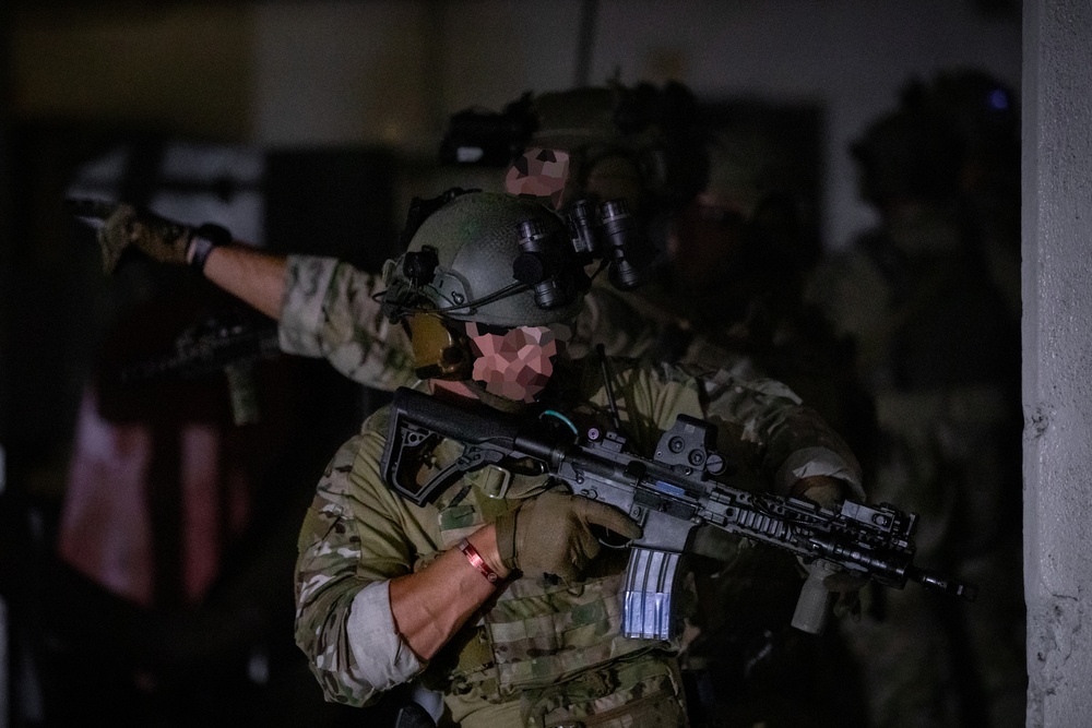 Operators train with LEO partners on hostage rescue/terror suppression