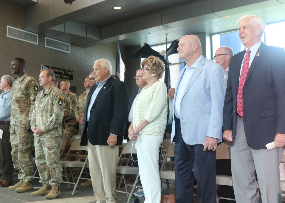 101st Airborne Division (Air Assualt) 80th celebrates birthday with cake cutting ceremony