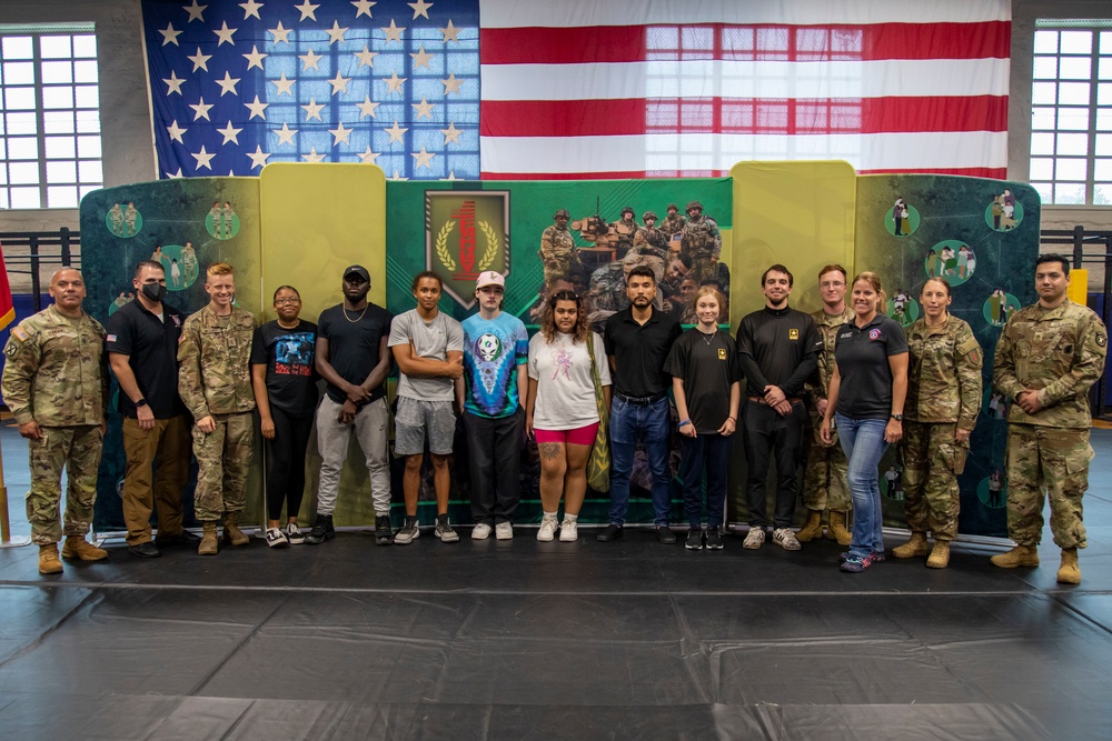 1ID Hosts 3rd Quarter Big Red One Year of Family Award Ceremony