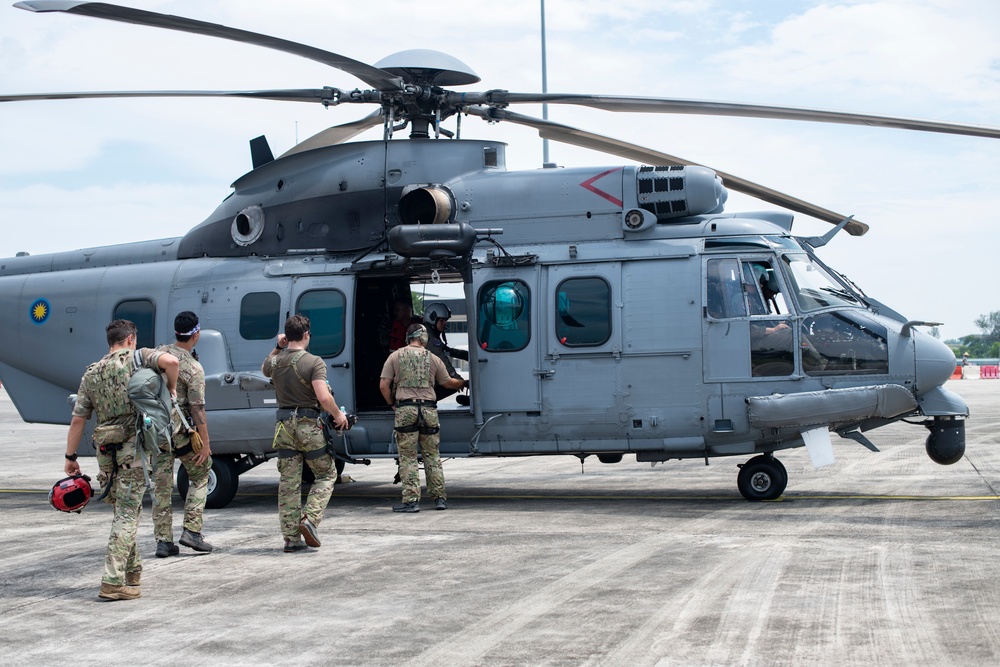 U.S. and Malaysian forces hone combat search and rescue techniques during PAC ANGEL 22