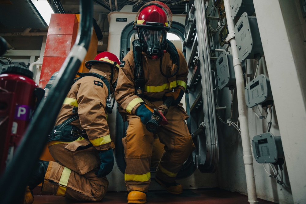 USS Paul Ignatius (DDG 117) Conducts General Quarters Drill