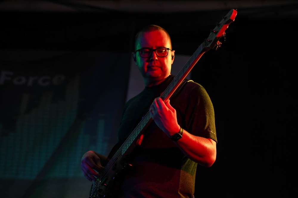 Turning it up to 11 – AFCENT Band performs at ADAB