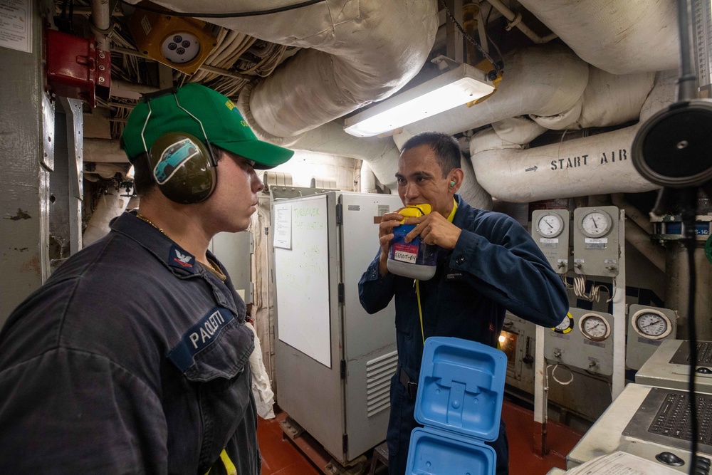 USS San Jacinto conducts engineering team training