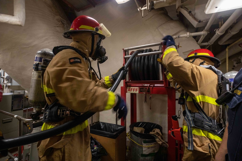 USS San Jacinto conducts engineering team training