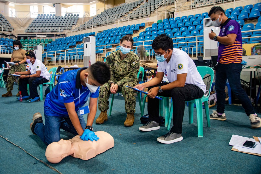 USNS Mercy Sailors Participate in Basic Life Support Training