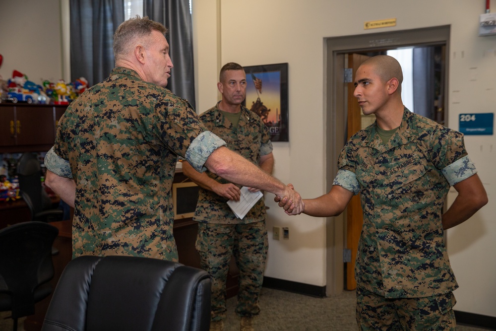 MCRC Commanding General Maj. Gen. William J. Bowers, visits 6th Marine Corps District Headquarters