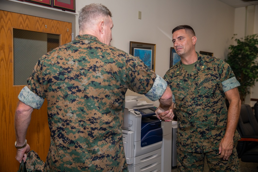 MCRC Commanding General Maj. Gen. William J. Bowers, visits 6th Marine Corps District Headquarters