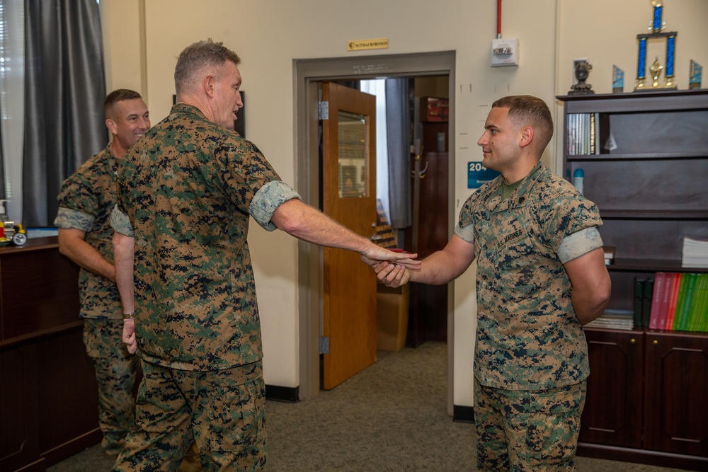 MCRC Commanding General Maj. Gen. William J. Bowers, visits 6th Marine Corps District Headquarters