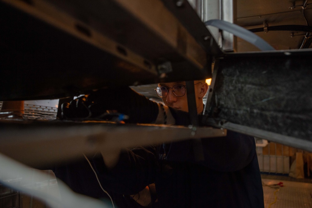 USS Ronald Reagan (CVN-76) Electrical Division performs Corrective Maintenance