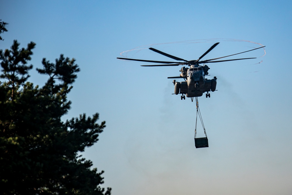 22nd MEU LCE, ACE conduct air lift operations in Finland