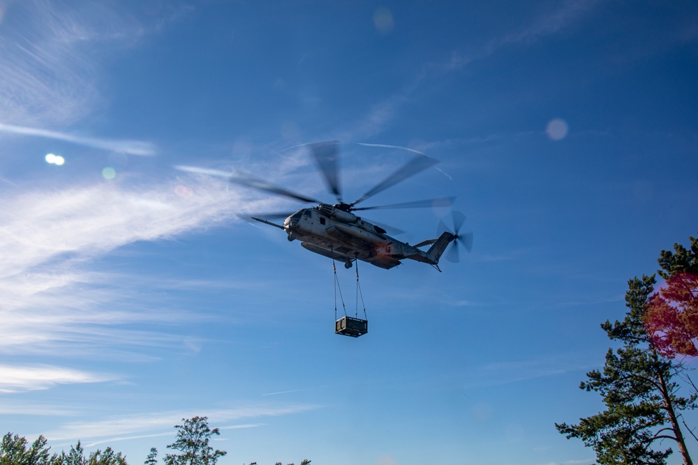 22nd MEU LCE, ACE conduct air lift operations in Finland