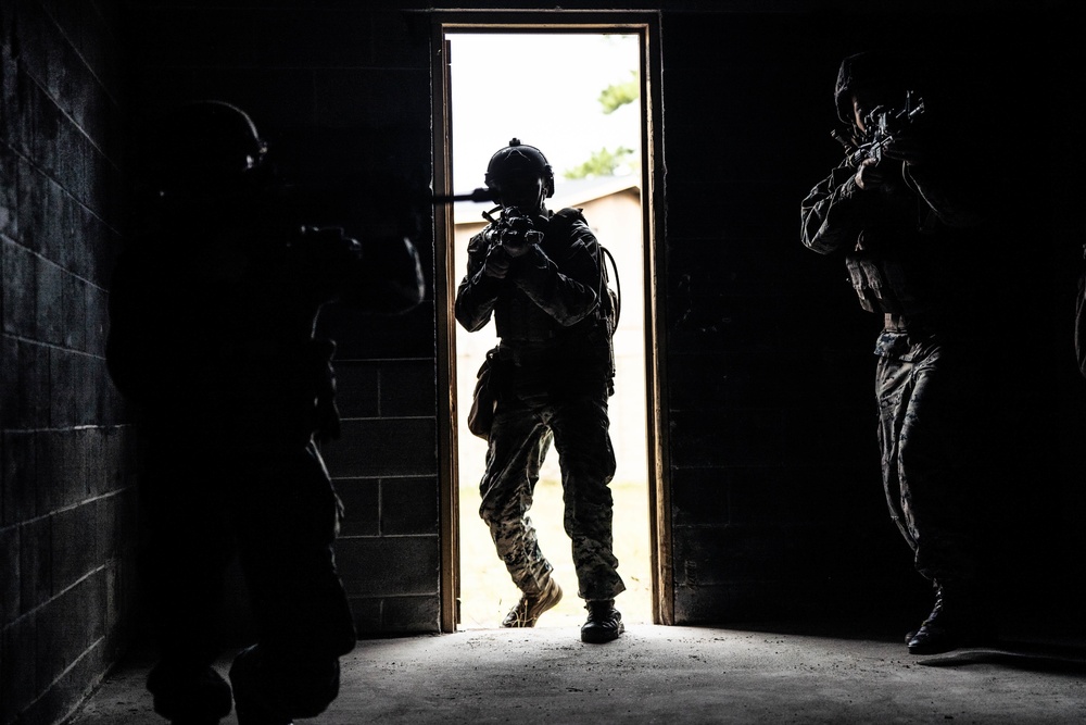Warrior Week - 2nd ANGLICO Conducts MOUT Training