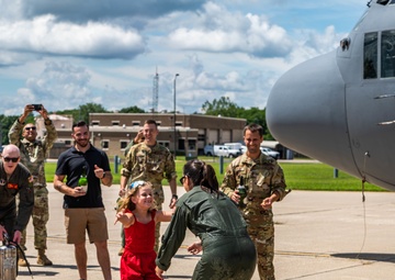 Lt. Col. Shannon Wrage fini flight Aug. 14, 2022