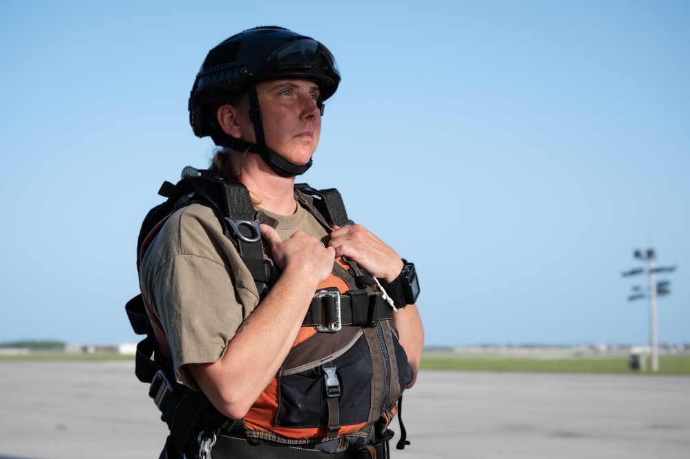 SLD 45 Senior Enlisted Leader Tandem Jumps with 920th Rescue Wing