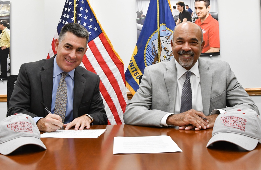 NSWCDD and UDC Educational Partnership Agreement Signing