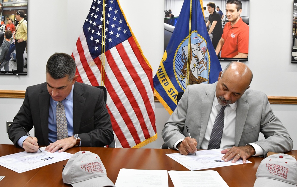 NSWCDD and UDC Educational Partnership Agreement Signing