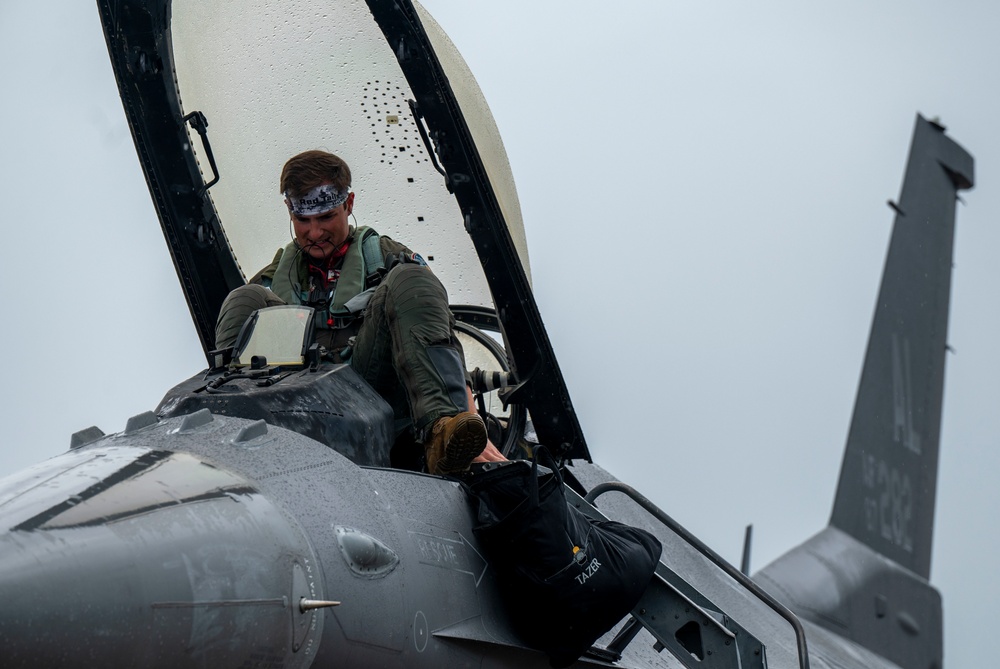 187 FW supports 43 FS training