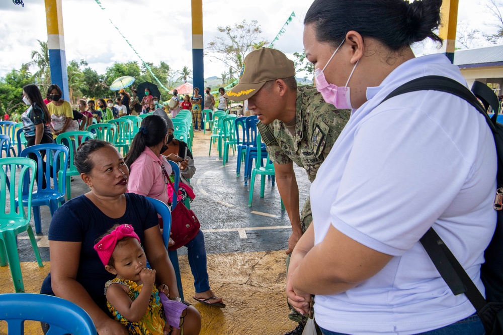 Pacific Partnership 2022 participates in Barangay Health Fair at Macarascas Elementary School