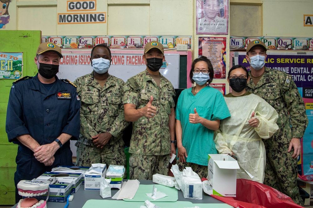 Pacific Partnership 2022 participates in Barangay Health Fair at Macarascas Elementary School