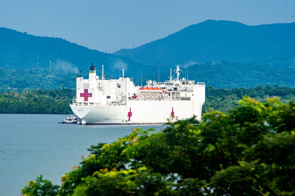 USNS Mercy Anchors in Puerto Princesa for Pacific Partnership 2022