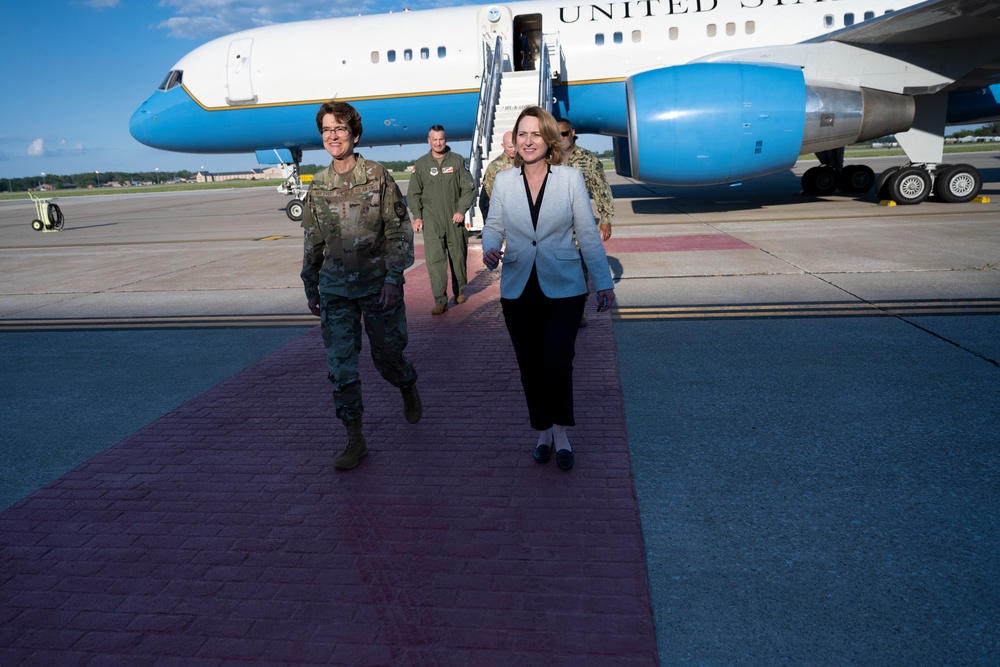 Deputy Secretary Hicks Greets TRANSCOM Commander Upon Arrival at Scott AFB