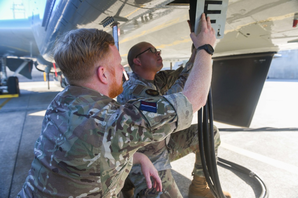 82nd Hosts UK Aviators